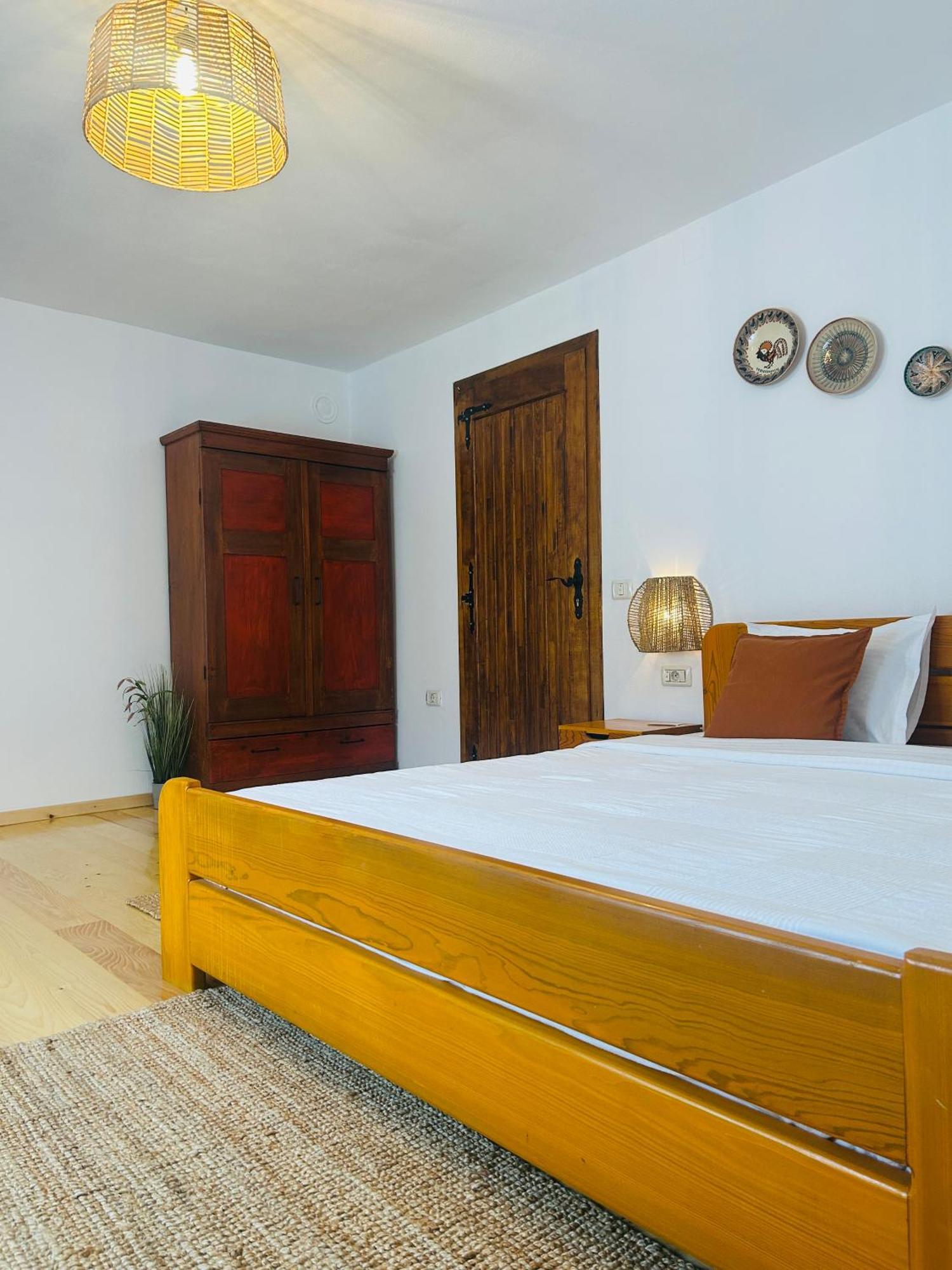 Casa "La Moara Din Gradina" Hotel Eftimie Murgu Bagian luar foto